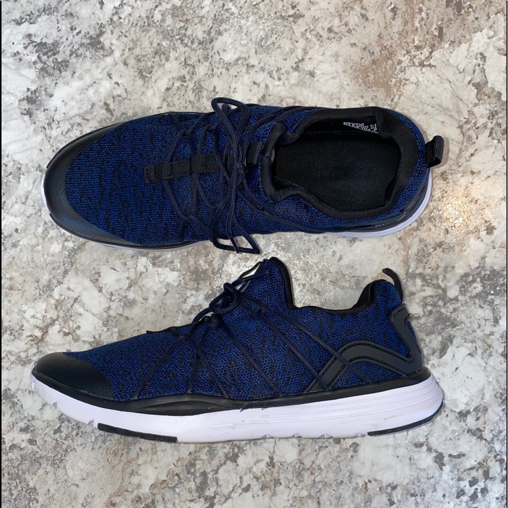 Women’s athletic sneakers size 9.5